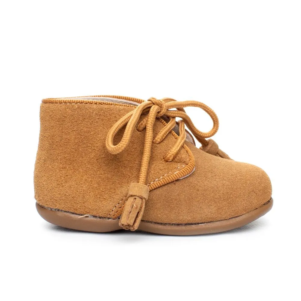 Botas Bebe Camel Modelo Cordon